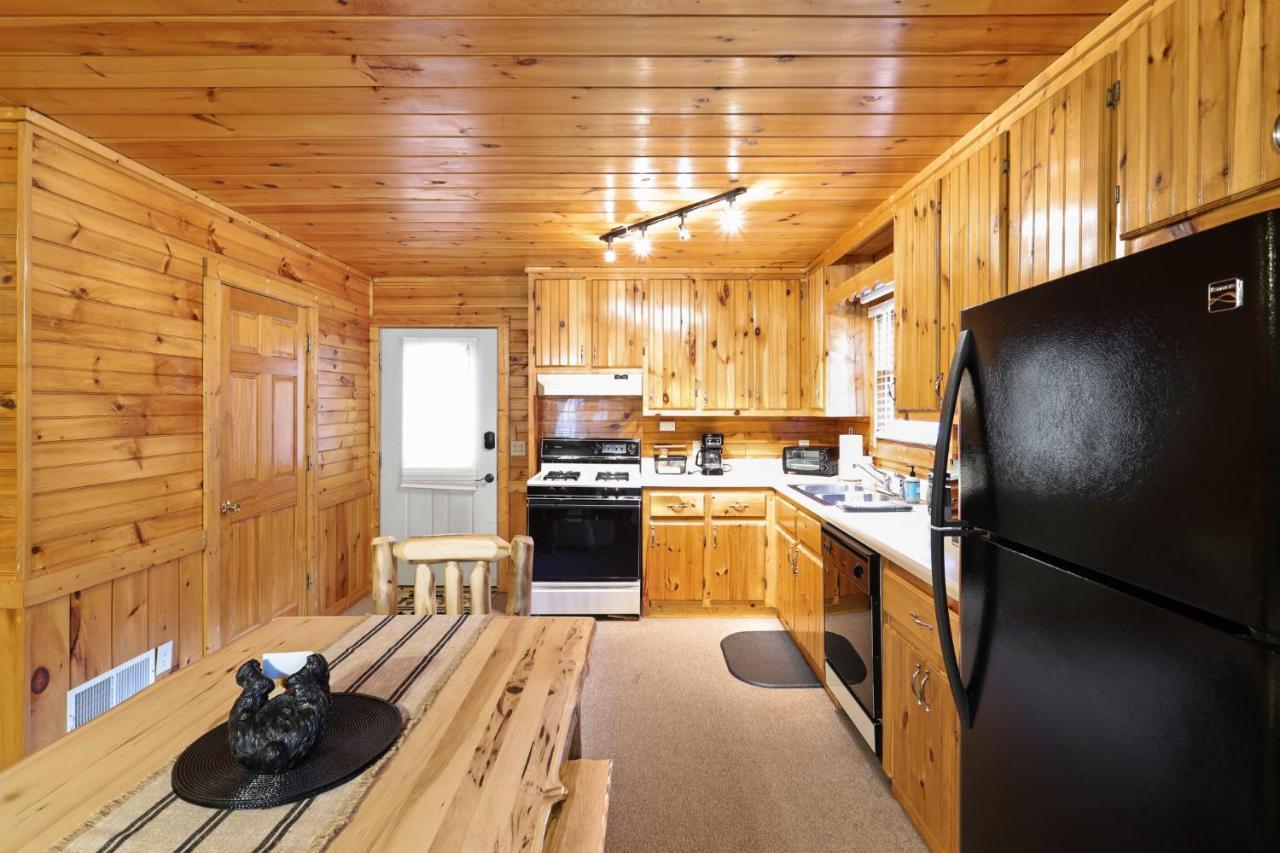 2 Separate Cabins Along A Peaceful Creek With Resort Amenities Ellijay Eksteriør billede
