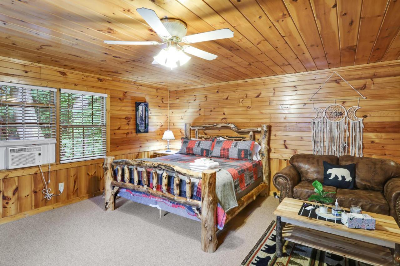 2 Separate Cabins Along A Peaceful Creek With Resort Amenities Ellijay Eksteriør billede