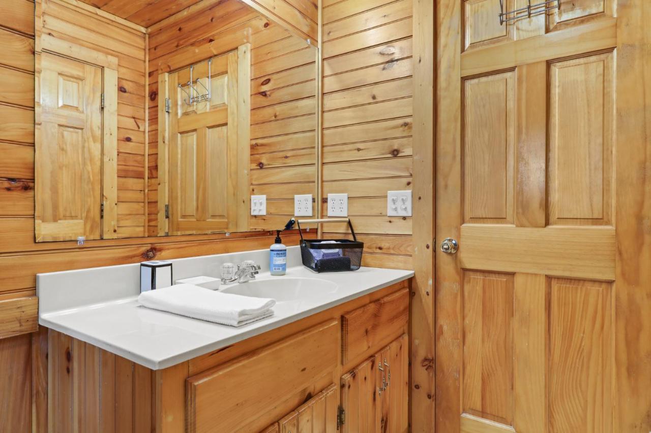 2 Separate Cabins Along A Peaceful Creek With Resort Amenities Ellijay Eksteriør billede