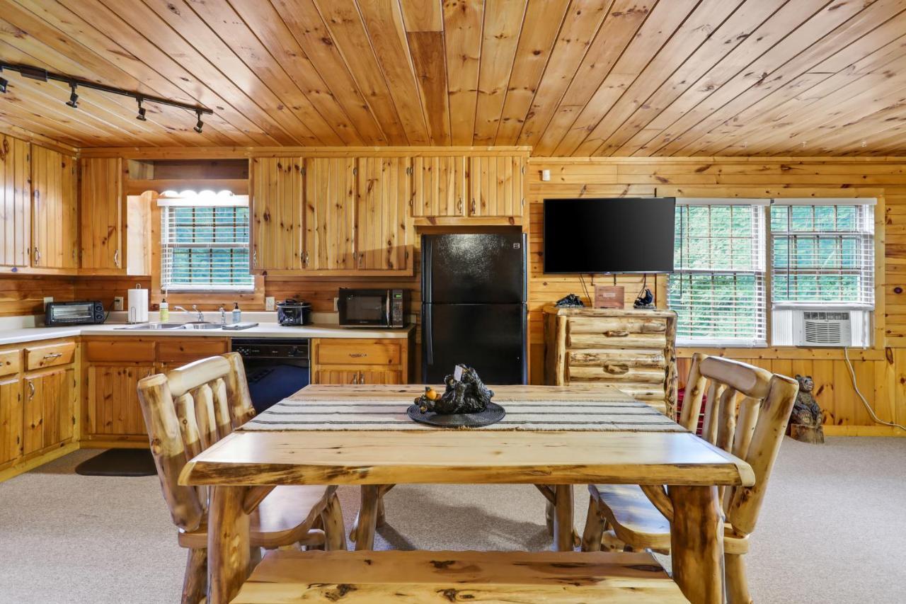 2 Separate Cabins Along A Peaceful Creek With Resort Amenities Ellijay Eksteriør billede